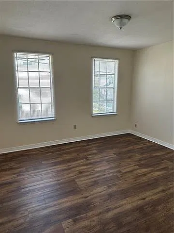 4600 Laurel St — Photo 4