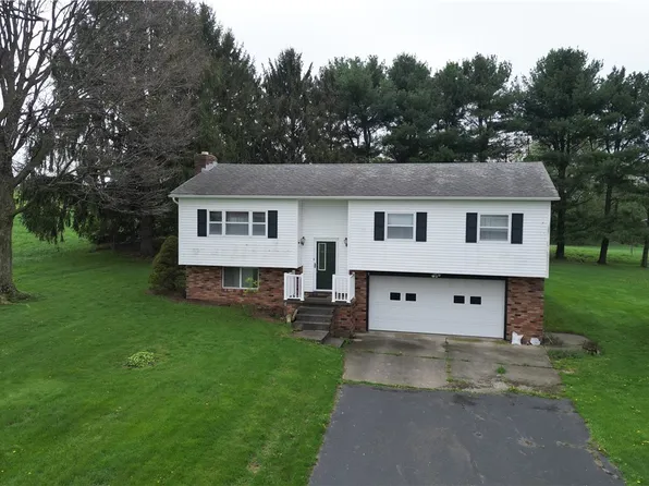 4446 S Carr Rd, Apple Creek, OH 44606