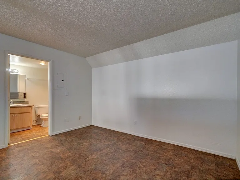 Monte Vista Commons — Photo 9