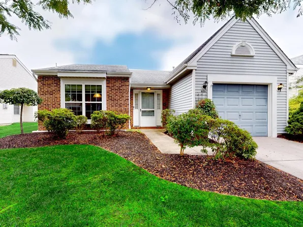 631 Cascade Dr S, Mount Laurel, NJ 08054