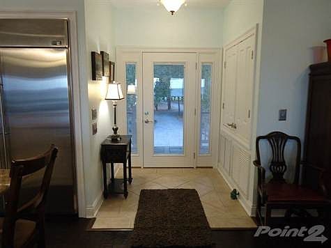 Entry/Foyer