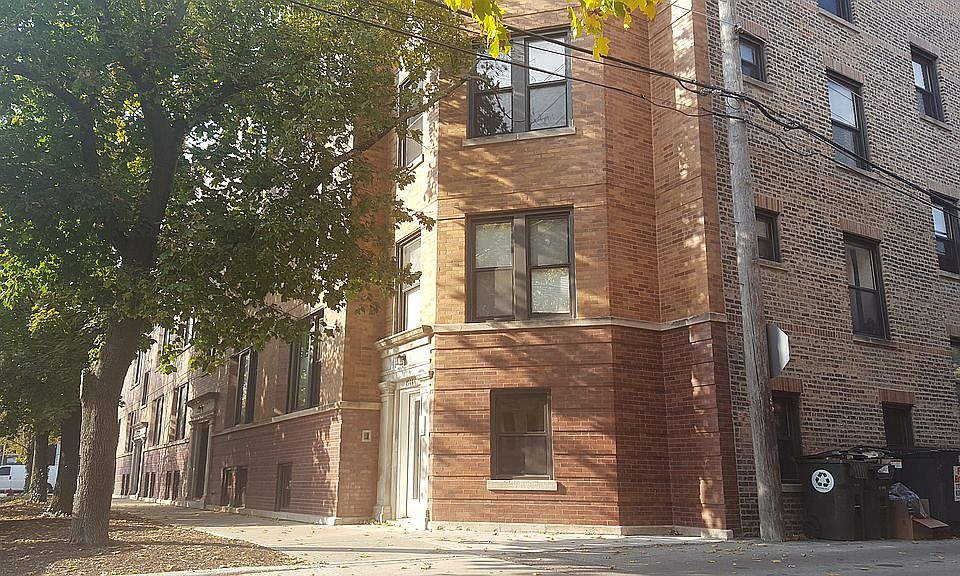 1st image of 1944 W Newport Ave #2