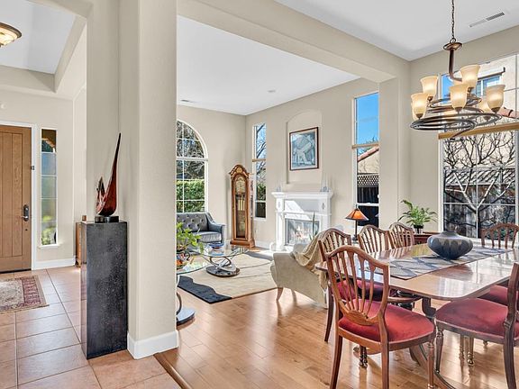5th image of 19098 Ravenswood Ct