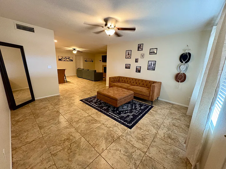 1410 E Bishop Dr — Photo 12