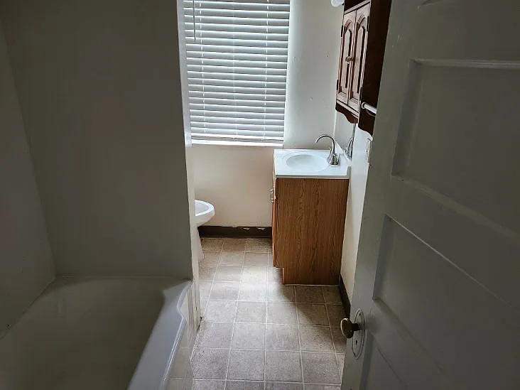 60 N Fremont Ave #2 — Photo 6