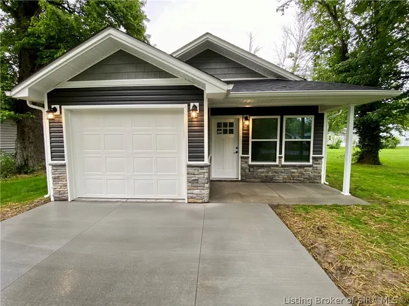 153 S 6th Street, Austin, IN 47102