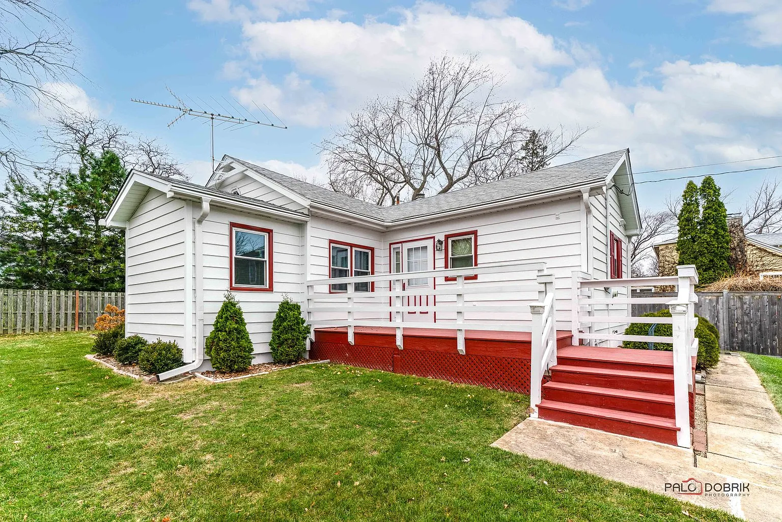 1250 Ridgewood Dr photo 1