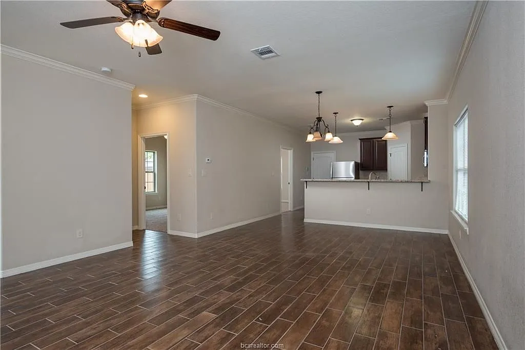 1613 Park Pl — Photo 3