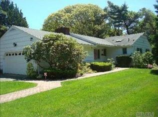 301 Private Rd, East Patchogue, NY 11772