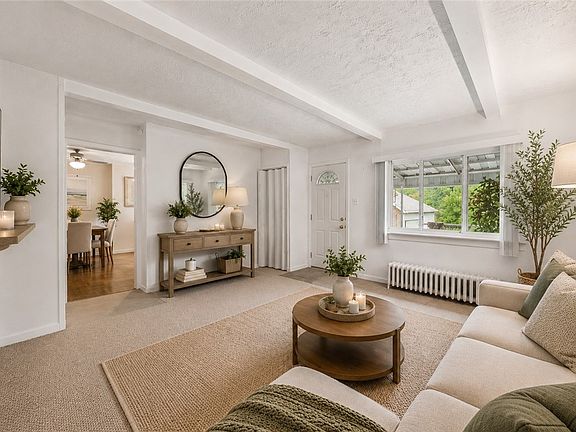 3rd image of 516 Begonia Ave