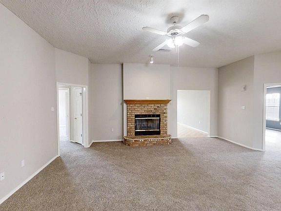 2nd image of 304 Wilmington Cir