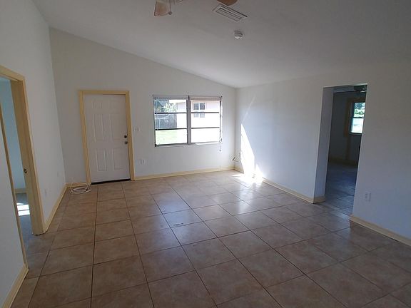 5th image of 109 1st Ave NW
