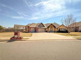 601 Kingston Pl, Tahlequah, OK 74464