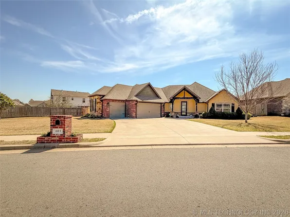 601 Kingston Pl, Tahlequah, OK 74464