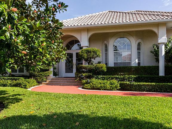 2nd image of 5520 Camino Real Ln