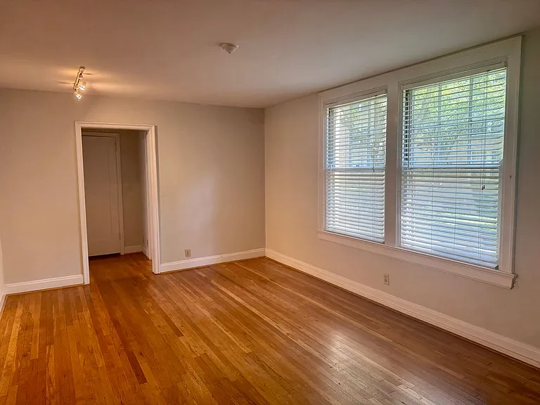 Madison Court — Photo 20