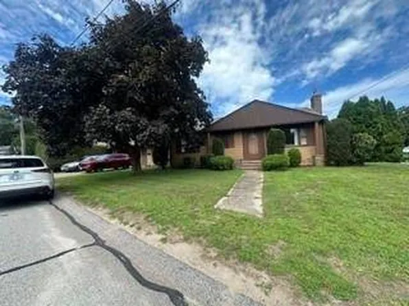 86 Glendale Dr, West Warwick, RI 02893