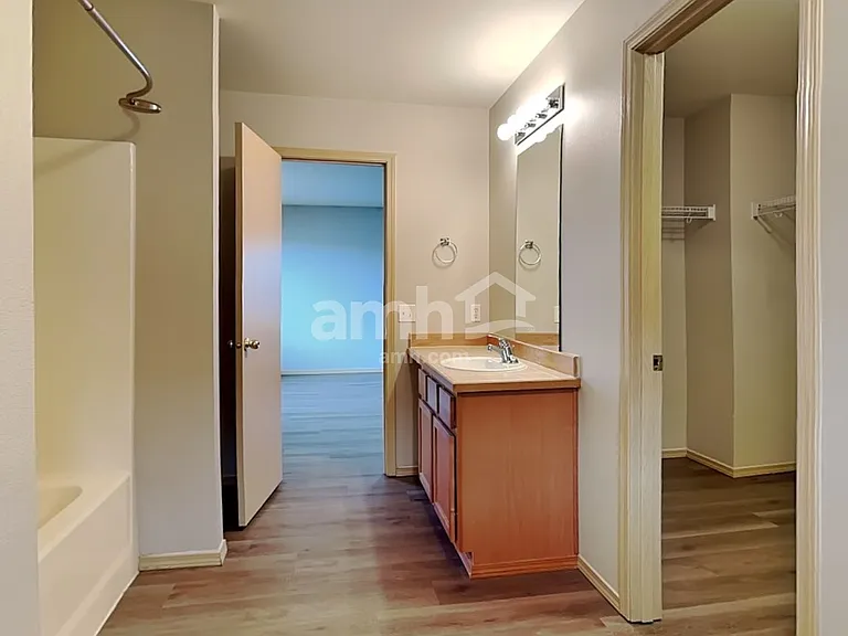9523 187th St E — Photo 14