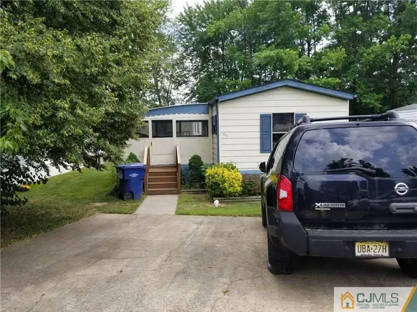 6 Dickens Rd #0, North Brunswick, NJ 08902