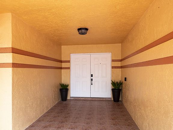 4th image of 1249 NW 161st Avenue