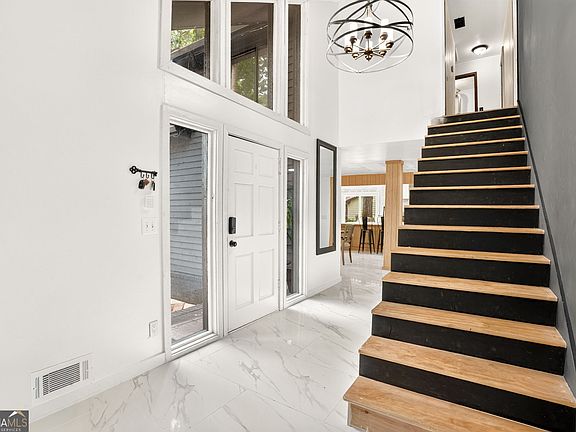 4th image of 1553 Bell Flower Ct