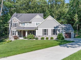 8245 Vinewood Point, Mattawan, MI 49071