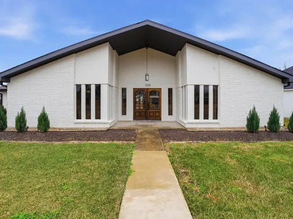 1425 N Chateau Cir, Lake Charles, LA 70605