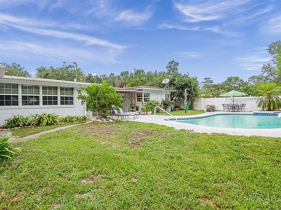 3rd image of 4648 Avon Ln