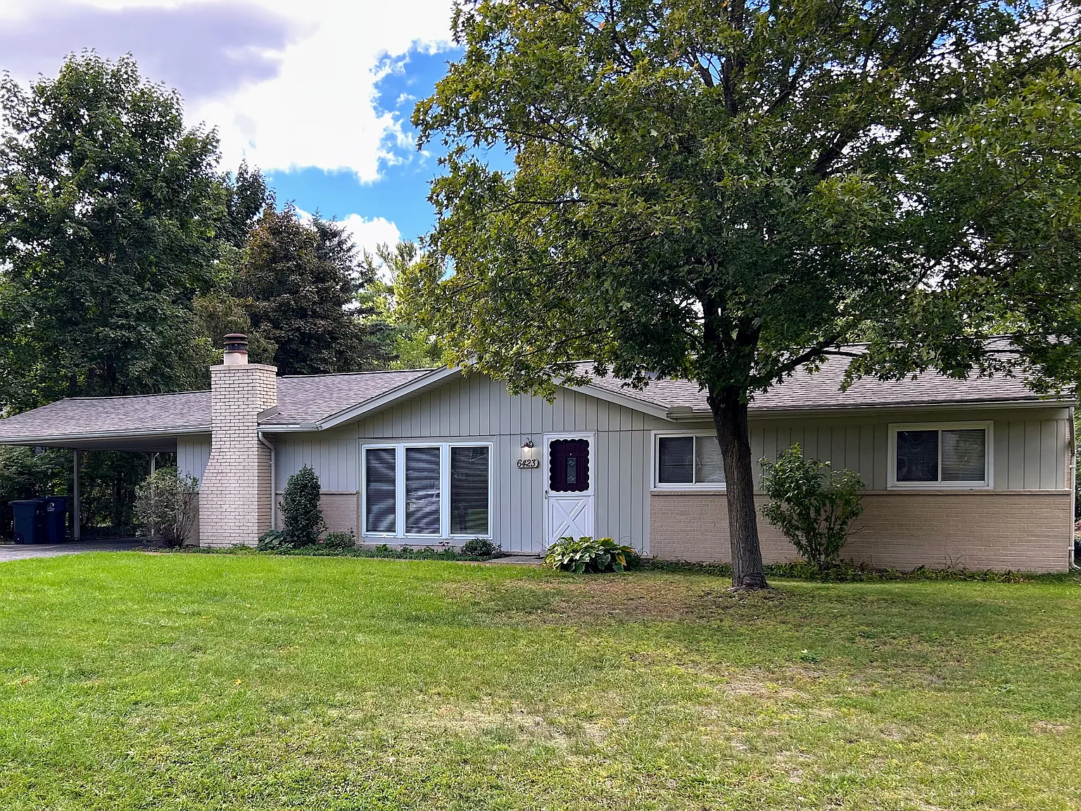 3 bed, 1299 sqft, $2,400 — Photo 2
