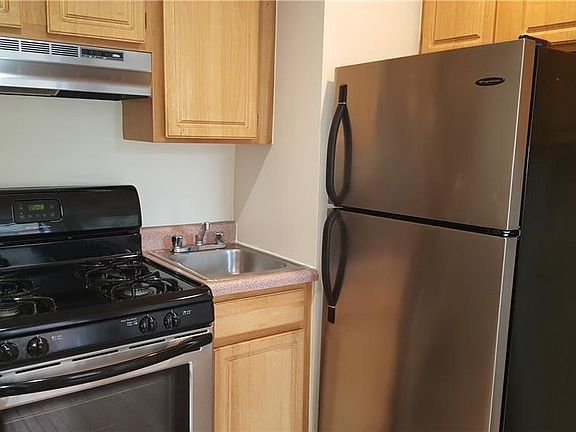2nd image of 287 Edgecombe Ave APT 3D