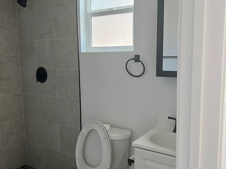 963 N Serrano Ave #1/2 — Photo 11