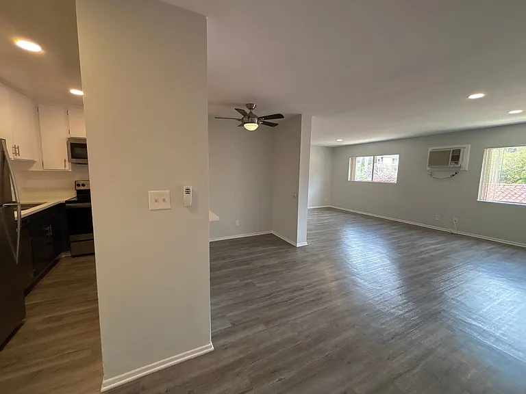 2039 North Las Palmas Ave — Photo 38