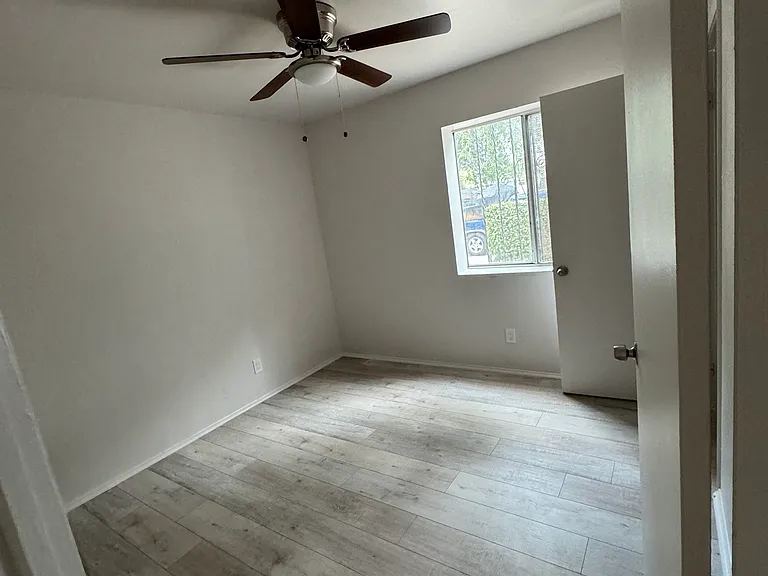 118 E 84th Pl #3 — Photo 4