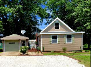 612 4th St, Menlo, IA 50164