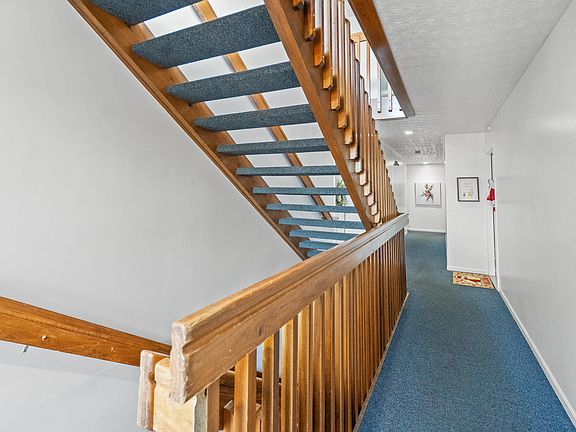 4th image of 413 Poinsetta Ct APT 3