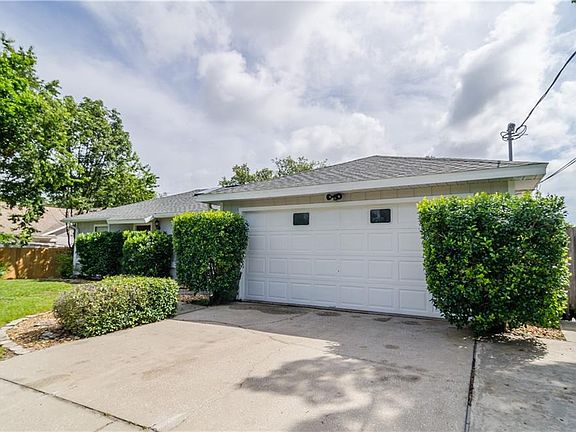 5th image of 195 Larchmont Dr