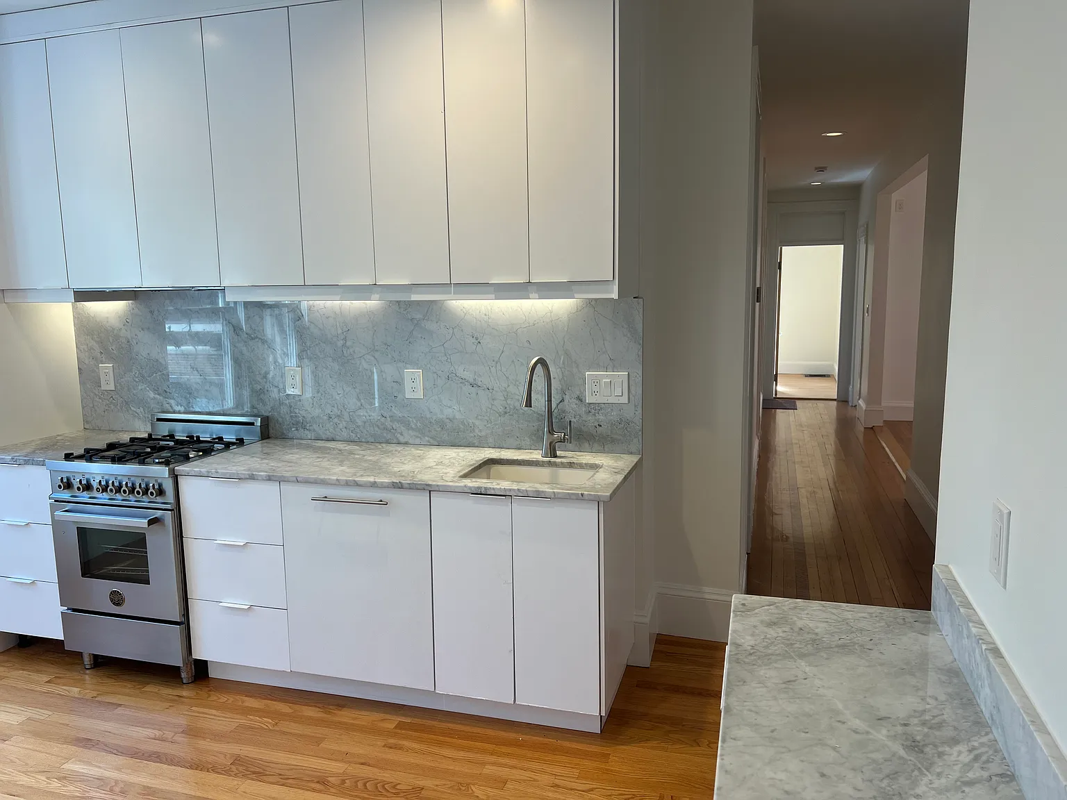 3 bed, 1343 sqft, $5,400 — Photo 3