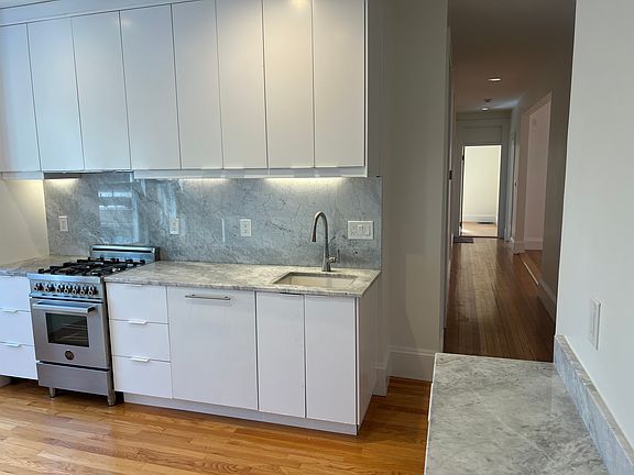3rd image of 1657 Cambridge St #3