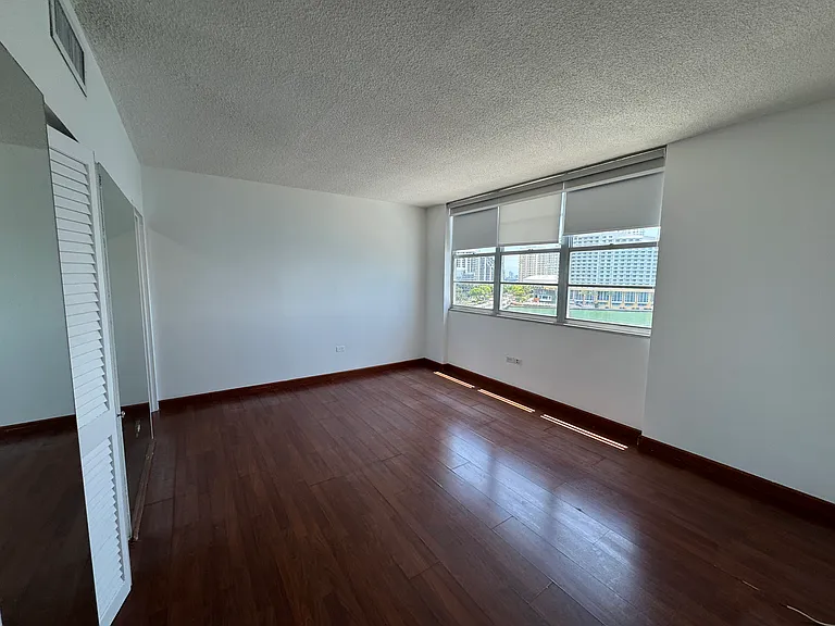 905 Brickell Bay Dr #928 — Photo 19
