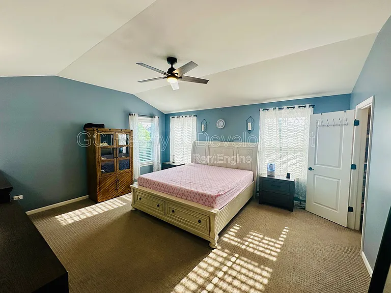 4144 Calder Ln — Photo 16