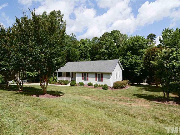 3rd image of 1015 Goldendale Dr