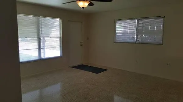 3 bed, 1306 sqft, $2,000 — Photo 2