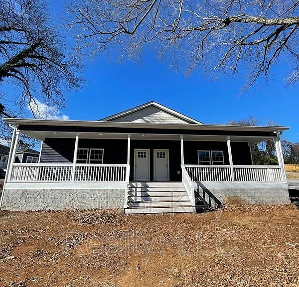 402 Ingleside Ave — Photo 1