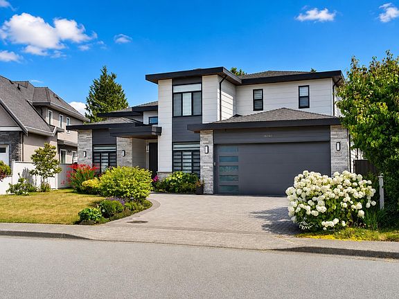2nd image of 8080 Fairdell Cres