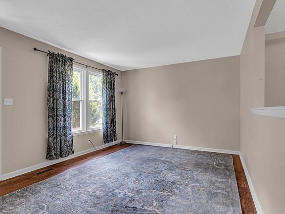 5th image of 637 Linda Ln