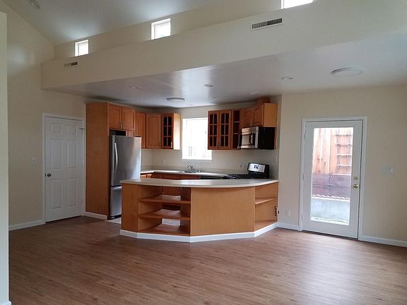 2nd image of 322 Fairway Dr
