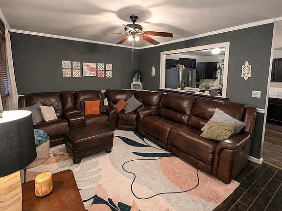 5th image of 13 Holly Cir