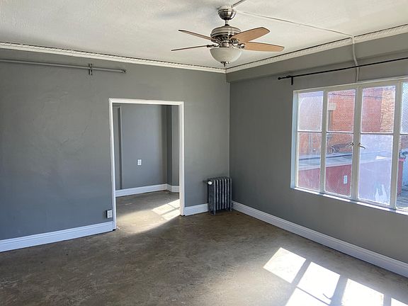 2nd image of 5225 Hollywood Blvd #206