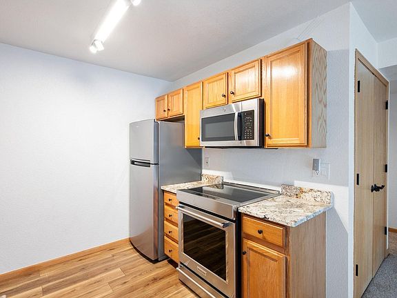 5th image of 1221 University Ave #D-202