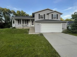142 Sterling Dr, Edgerton, WI 53534